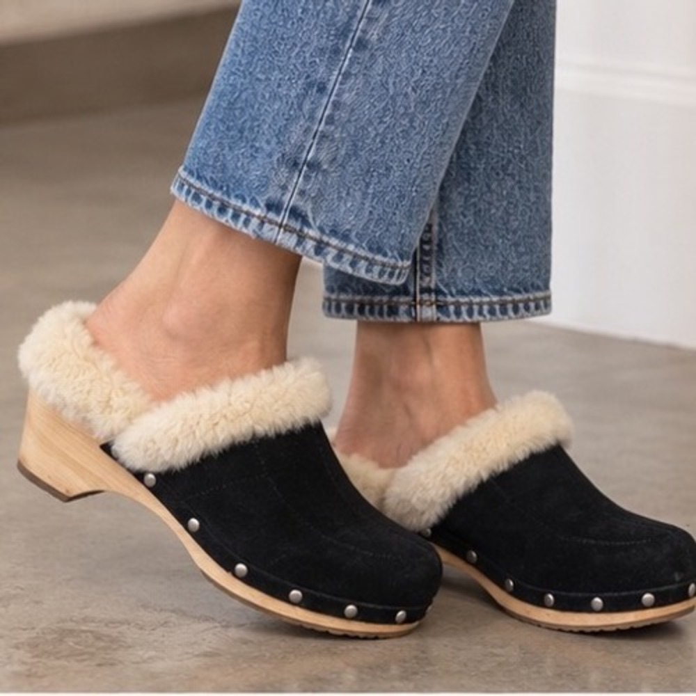 UGG Australia Black Suede Shearling Trim Studded Clog Mules Women Size 8